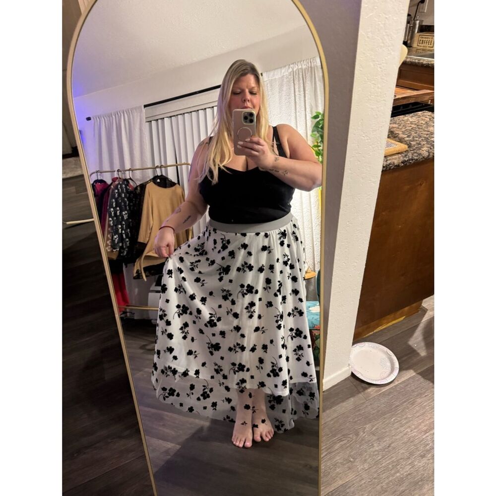 Plus-Size Black and White Floral Maxi Skirt